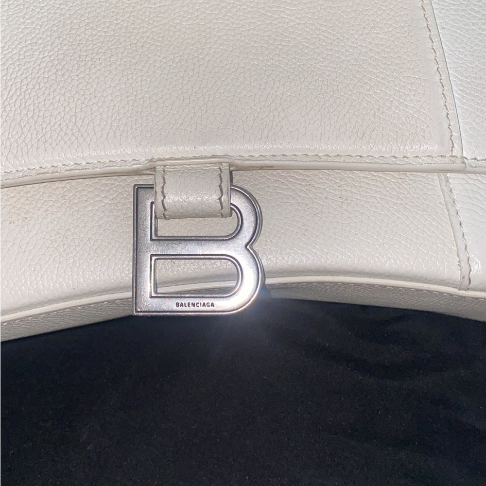 Authentic Balenciaga bag worn multiple times but still in ok condition